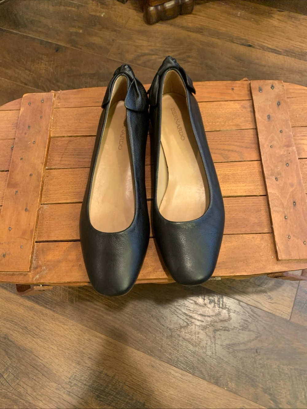 Anthropologie Bernardo Eloisa With Bow Flats Size  8.5